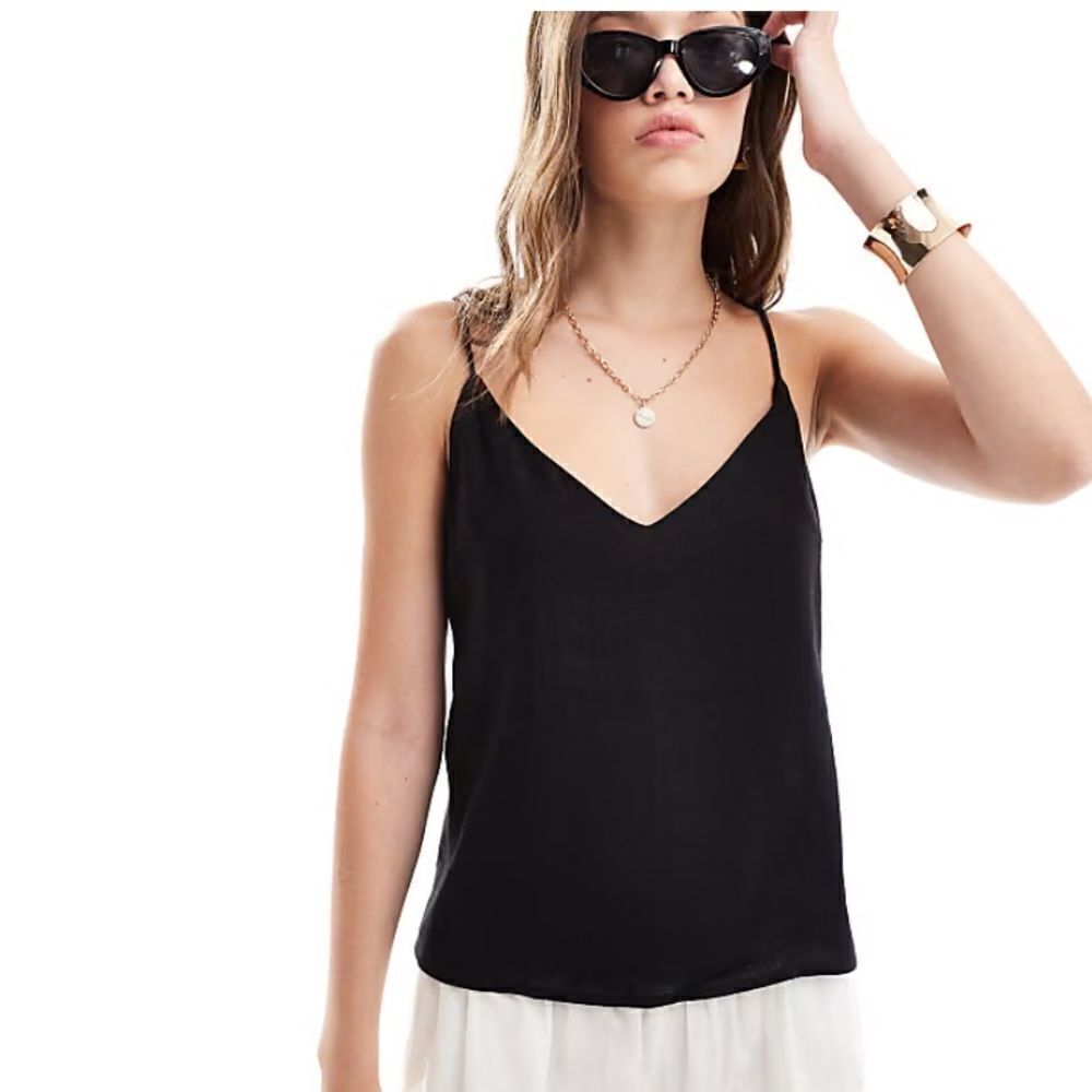 ASOS Spaghetti Strap V-Neck Camisole Tank Top in Black Size 6